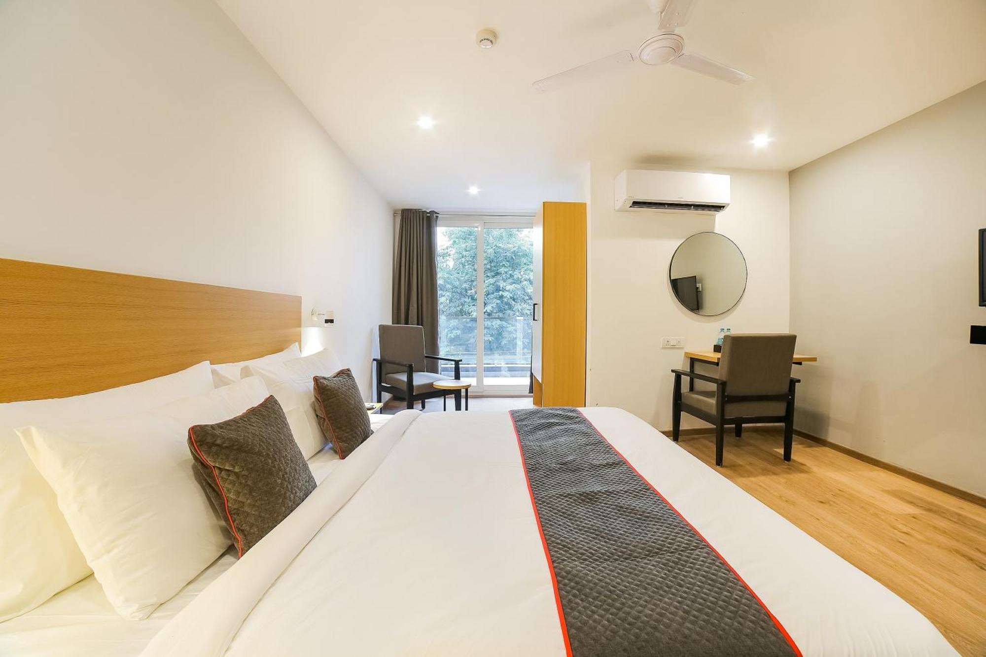 Super Townhouse Near Appu Ghar Hotel Gurgaon Exterior foto